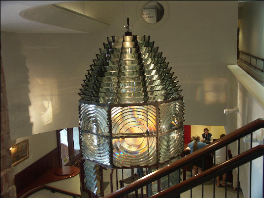PICT5302 Fresnel Lens Whaling Museum Nantucket 